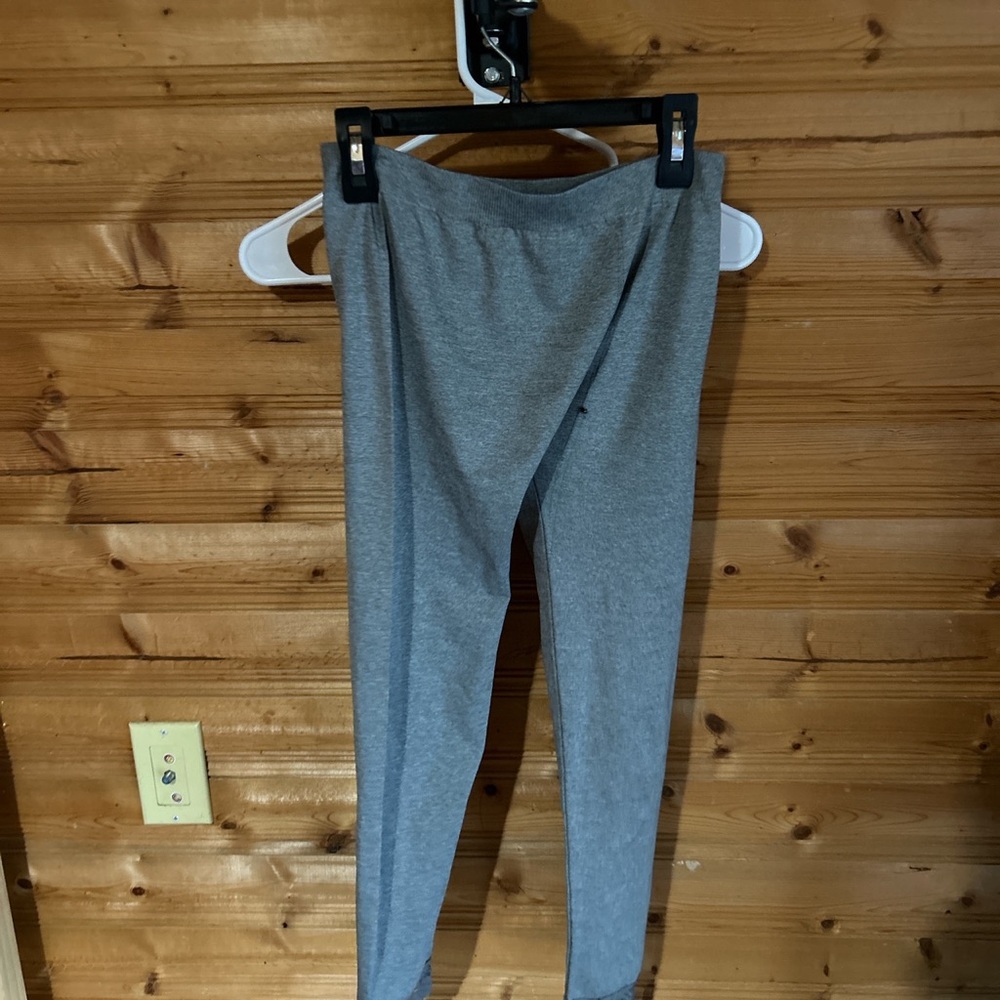 grey leggings